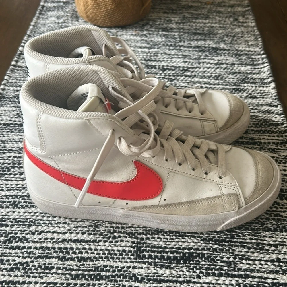 Nike Blazers white/orange/blue size 5 youth